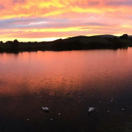 Vendégház Lakehouse *